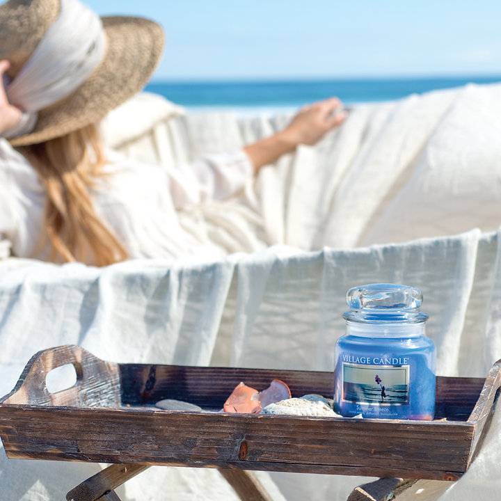 Ароматическая свеча Village Candle Летний бриз 602 г 10155