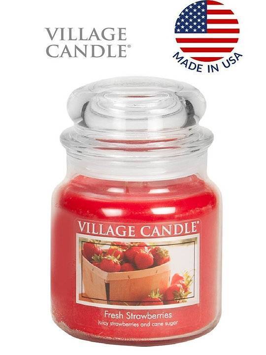 Ароматическая свеча Village Candle Сочная клубника 389 г 10107