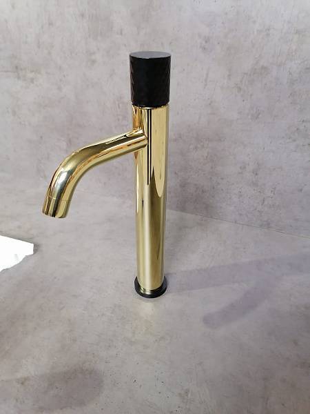 Смеситель для раковины Boheme Stick высокий золото/черный 122-GB