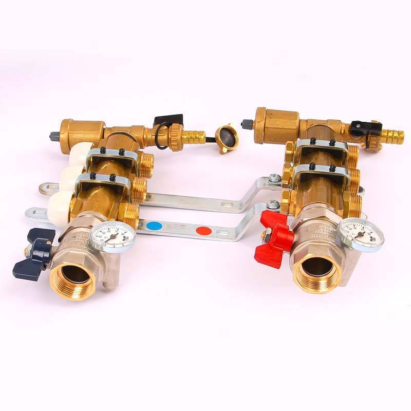 Коллекторная группа Tiemme 1x3/4 EK 3 выхода с кронштейнами и вентилями 3870030