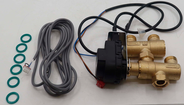 Клапан трехходовой приоритета ГВС Midea для MEB 5-12 Volta 12051000A00621