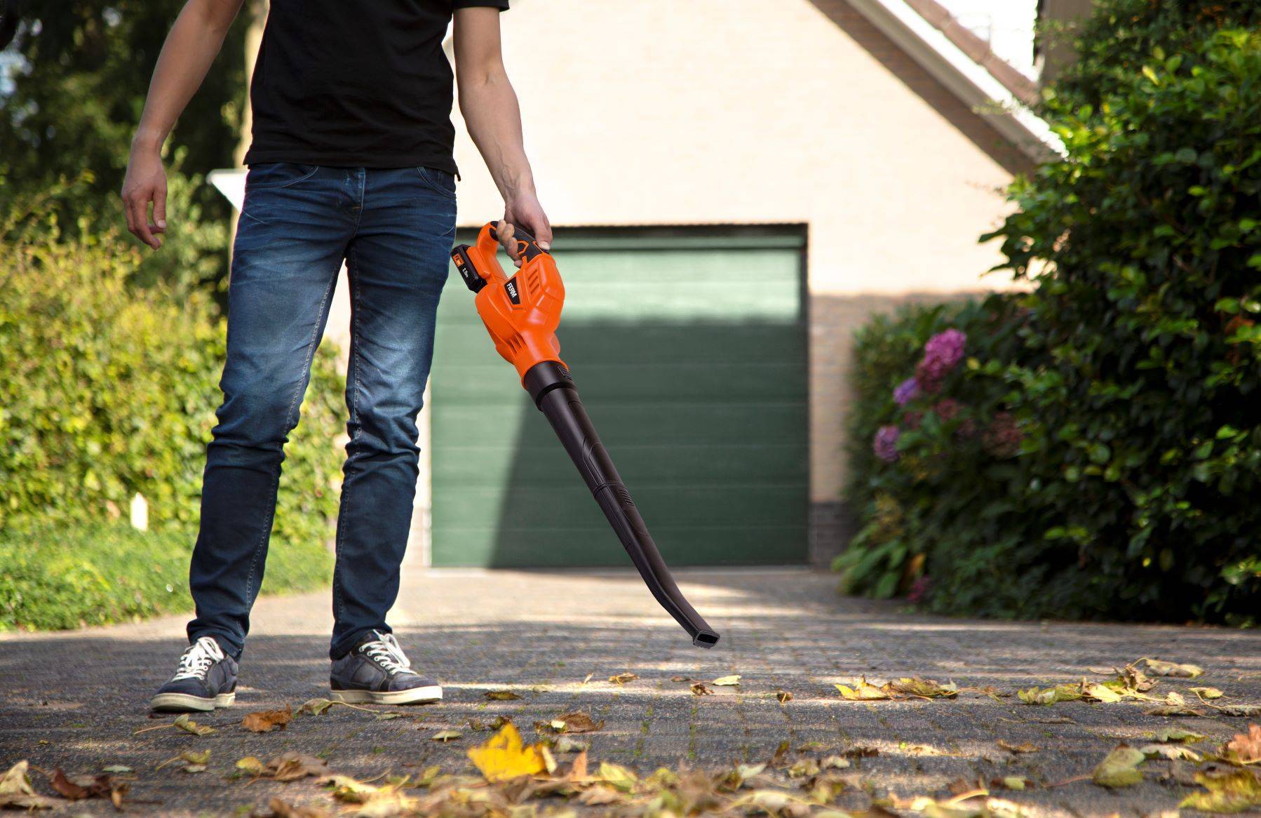 Воздуходувка аккумуляторная FERM LBM