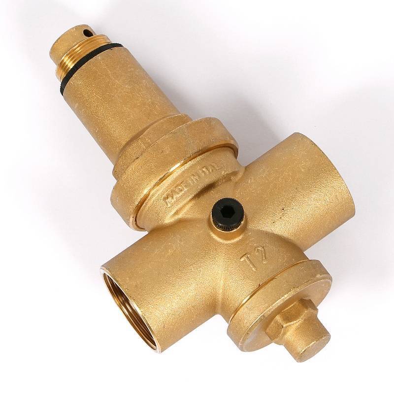 Редуктор давления UNI-FITT ВВ 1 1/2 латунный под аксиальный манометр 204G6140