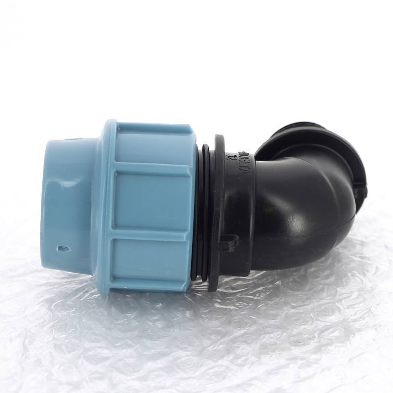 Угольник обжимной для труб ПНД Unidelta Deltone 32х1 наружная резьба 1008032004