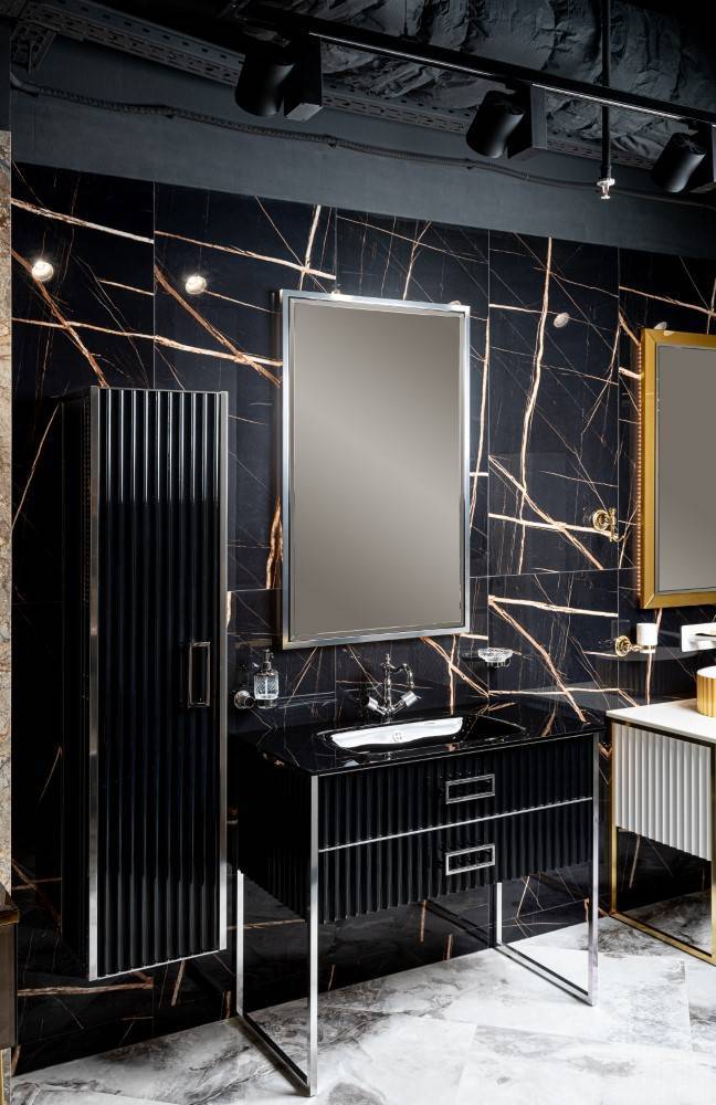 Зеркало прямоугольное подвесное с подсветкой Armadi Art Monaco 70х1.5х110 см золото 566-BCR