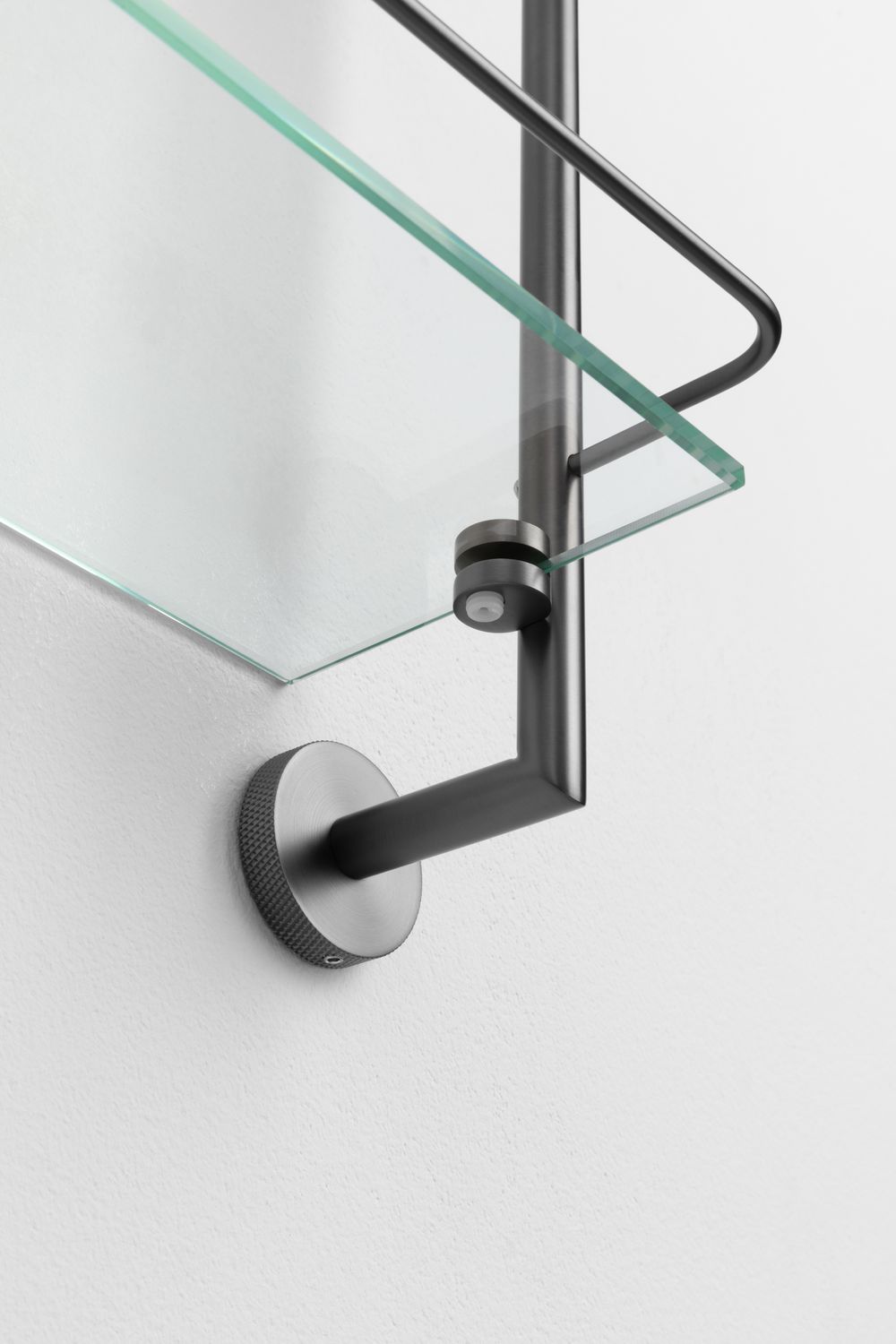 Полка стеклянная подвесная Allen Brau Priority 41.77x13.8x40.8 см графит браш 6.31015-MG