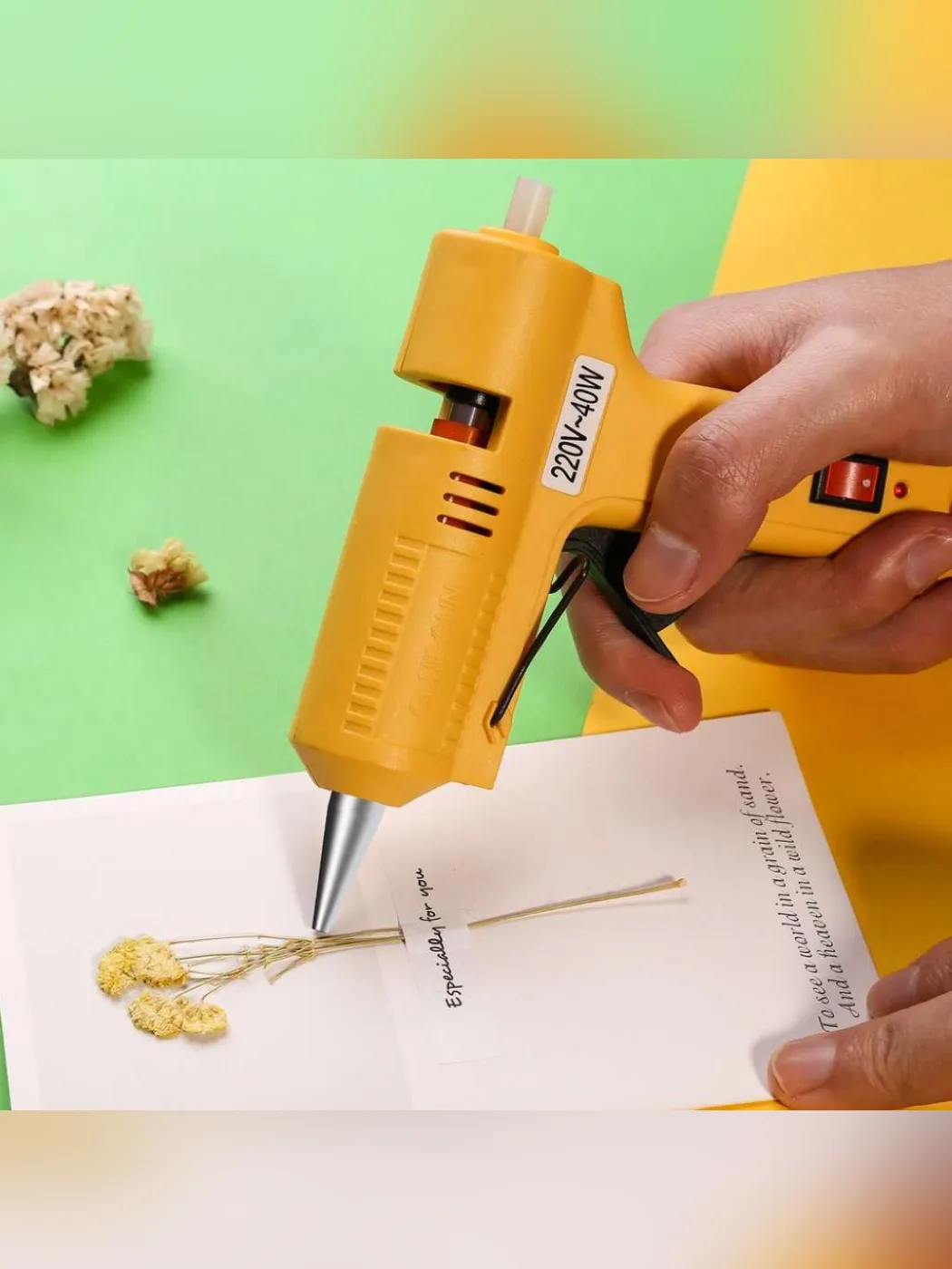 Клеевой пистолет DEKO DKGG40 SET4 40 Вт набор 10 стержней 063-4969