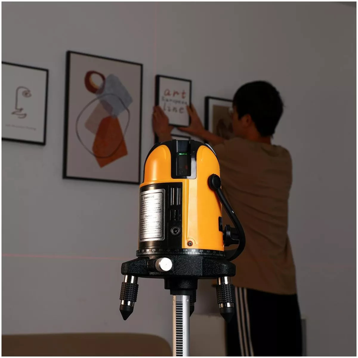 Лазерный уровень DEKO LL57 PRO SET 2 PREMIUM 5 линий красный луч кейс штатив 1 м 065-0262