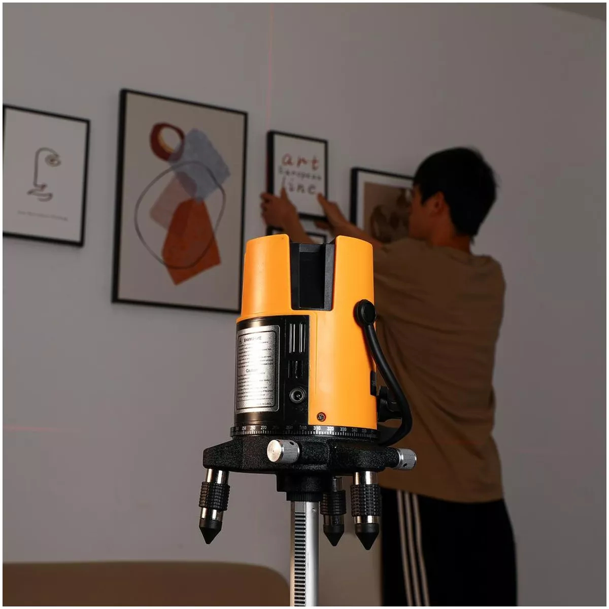 Лазерный уровень DEKO DKLL02RB PRO PREMIUM 2 линии красный луч со штативом 1 м 065-0102-1