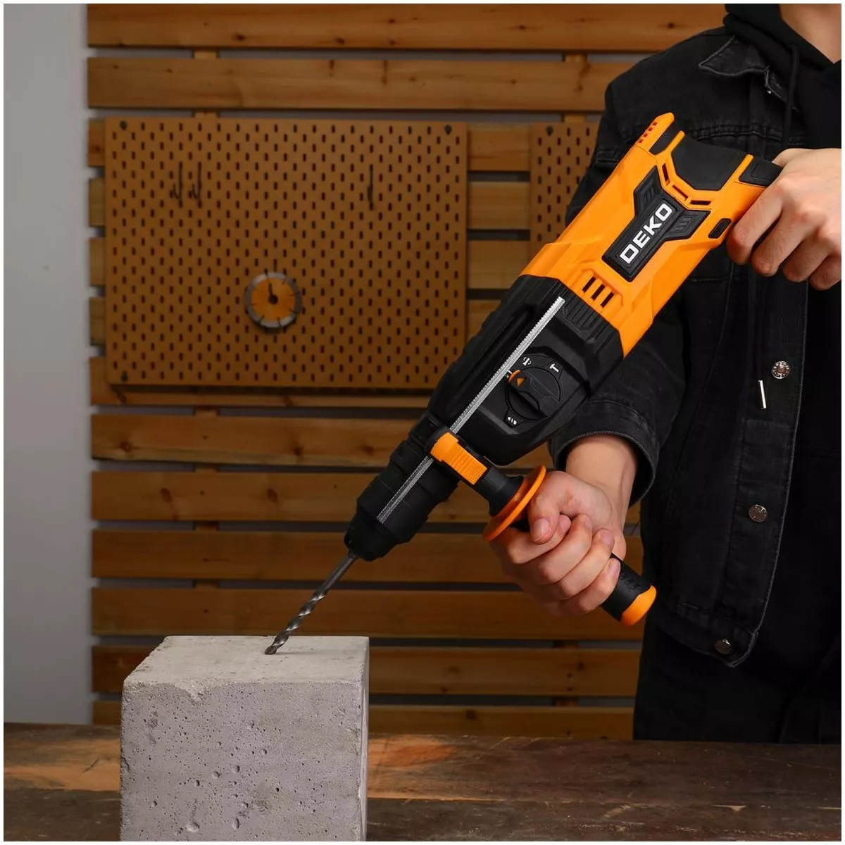 Перфоратор DEKO ZKH1100 1100 Вт SDS-plus в кейсе ZKH1100