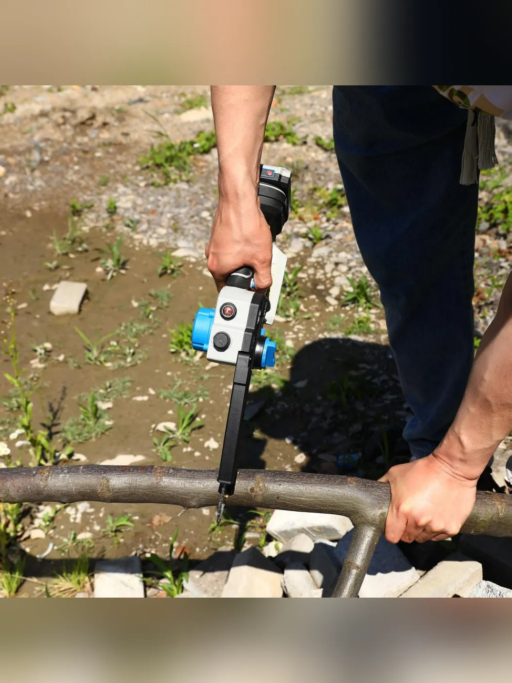 Пила цепная аккумуляторная бесщеточная DEKO DKCHS 20V 20 В 1x3.0 Ач 085-2010