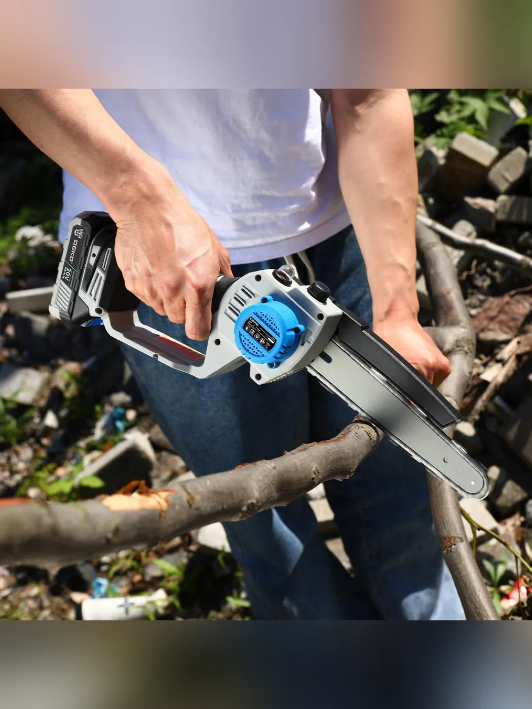 Пила цепная аккумуляторная бесщеточная DEKO DKCHS 20V 20 В 1x3.0 Ач 085-2010