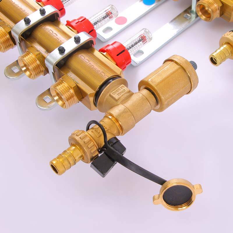 Коллекторная группа с термостатическими вентилями и расходомерами Tiemme 1x3/4 EK 3 выхода 3870008