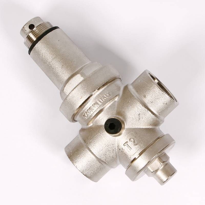 Редуктор давления UNI-FITT 204N ВВ никелированный с отверстием под аксиальный манометр 1 1/4 204N5140