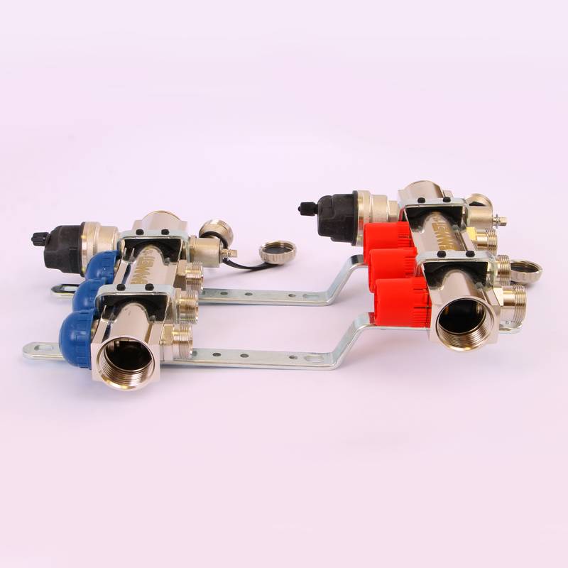 Коллекторная группа Emmeti TOPWAY 1xM24x19 3 выхода 01298682