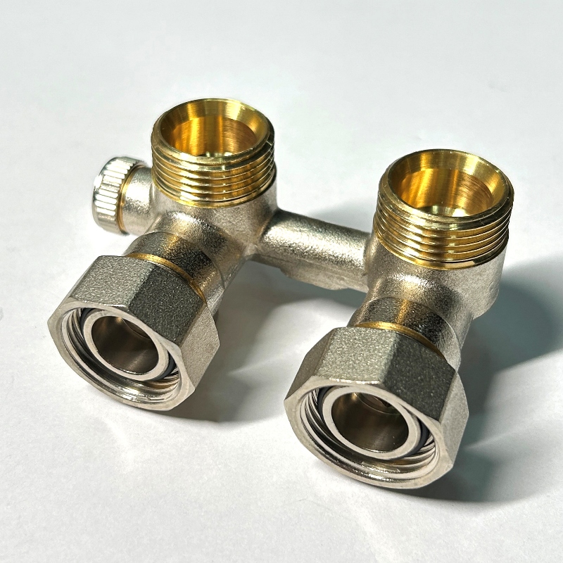 Узел угловой НВ 3/4EK х 3/4EK радиаторный со встроенными кранами и байпасом