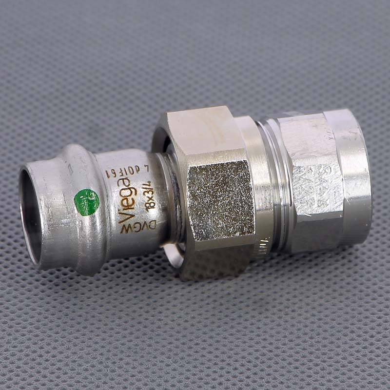 Муфта разъемная Viega Sanpress Inox 18х3/4 пресс-В с плоским уплотнением 437480