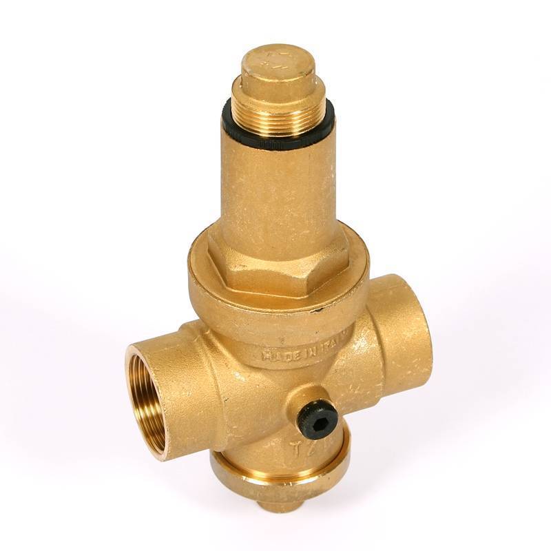 Редуктор давления UNI-FITT ВВ 1 1/4 латунный под аксиальный манометр 204G5140