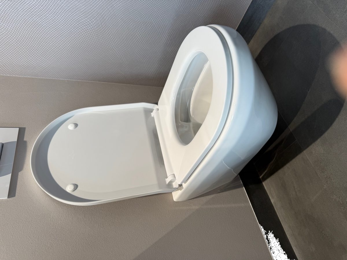 Сиденье для унитаза Villeroy & Boch Architectura 4616CB01