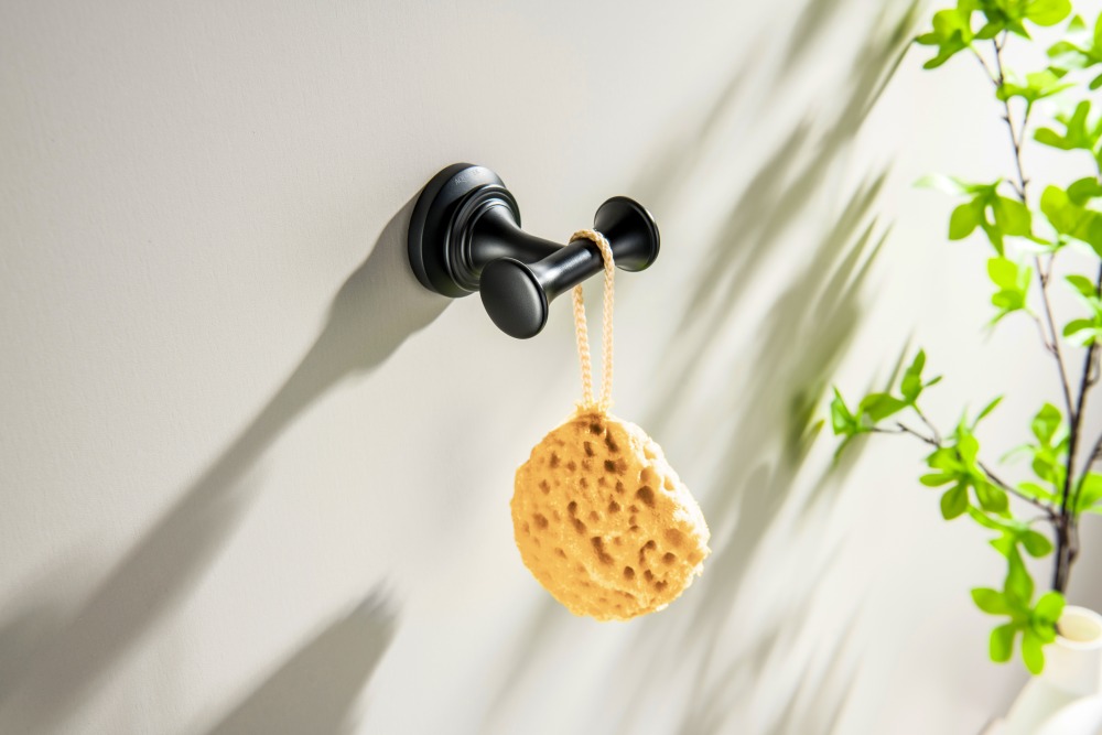 Крючок для ванной двойной Aquatek Классик матовый черный AQ4502MB