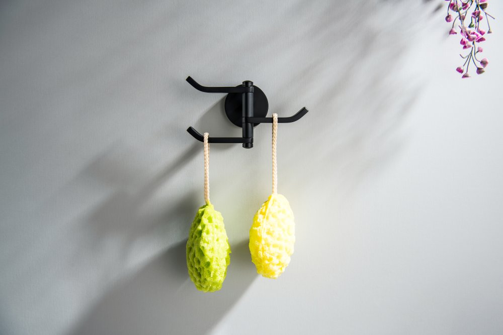 Крючок тройной Aquanet БЕТТА матовый черный AQ4632MB