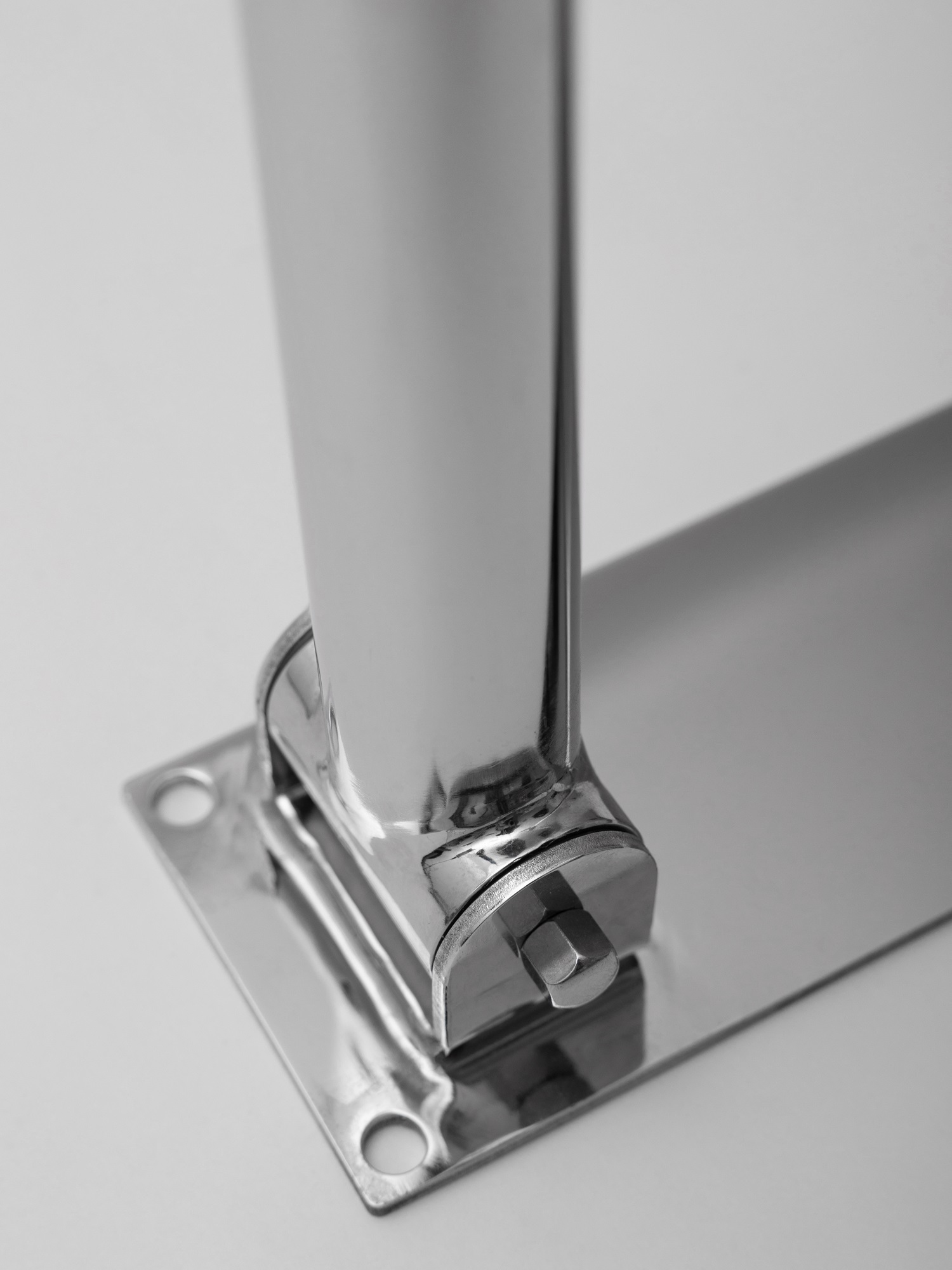 Поручень настенный откидной Титан 800х230 мм POR-0000004