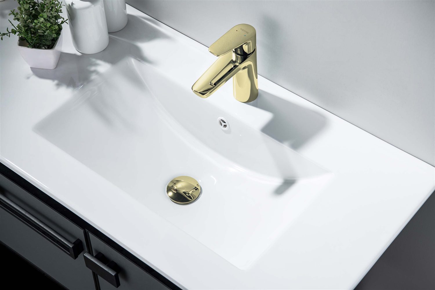 Сливной набор для раковины Aquanet Push-open с переливом круглая крышка полированное золото AQ6002PG