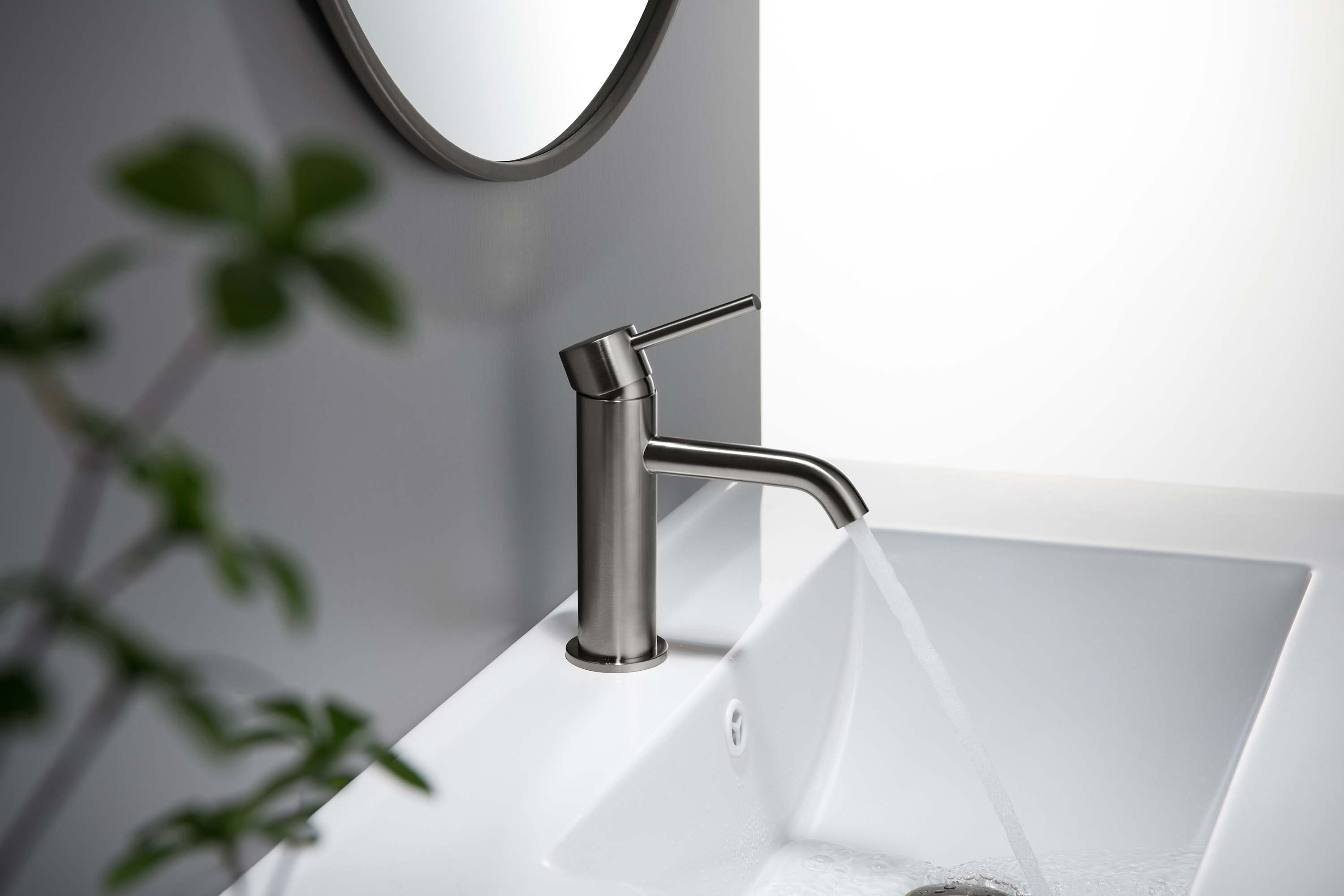 Смеситель для раковины Aquanet Европа AQ1310BGM без донного клапана оружейная сталь AQ1310BGM