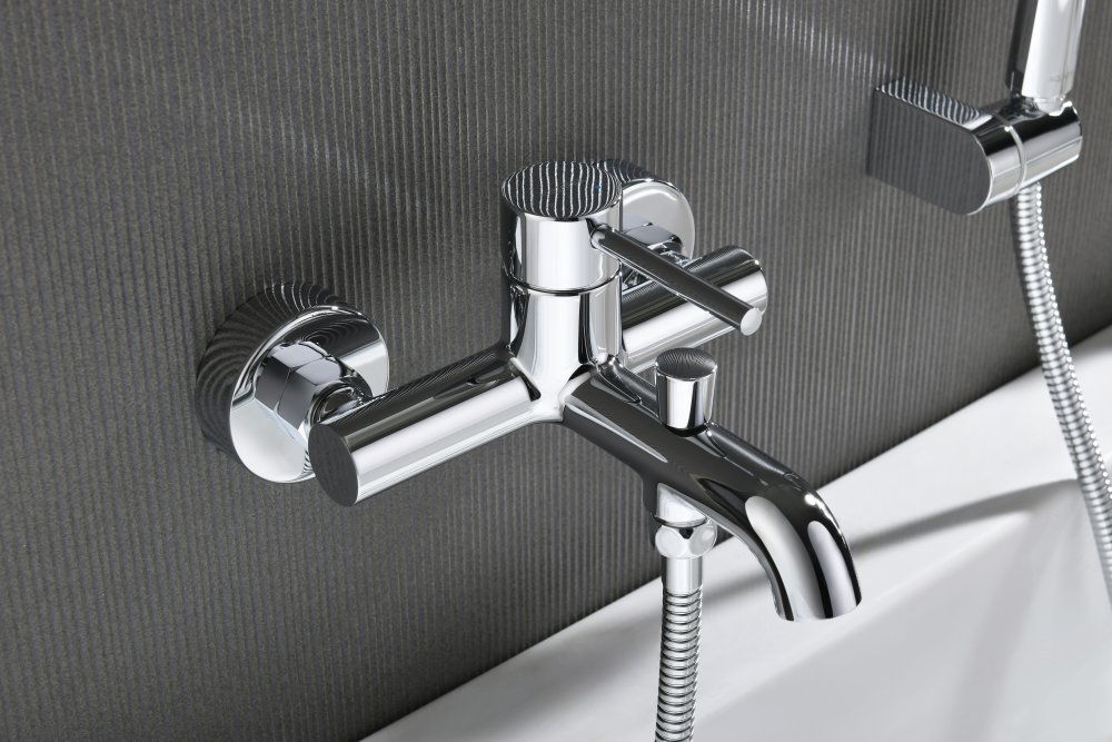 Смеситель для ванны Aquanet Европа с душевым набором 3jet хром AQ1349CR