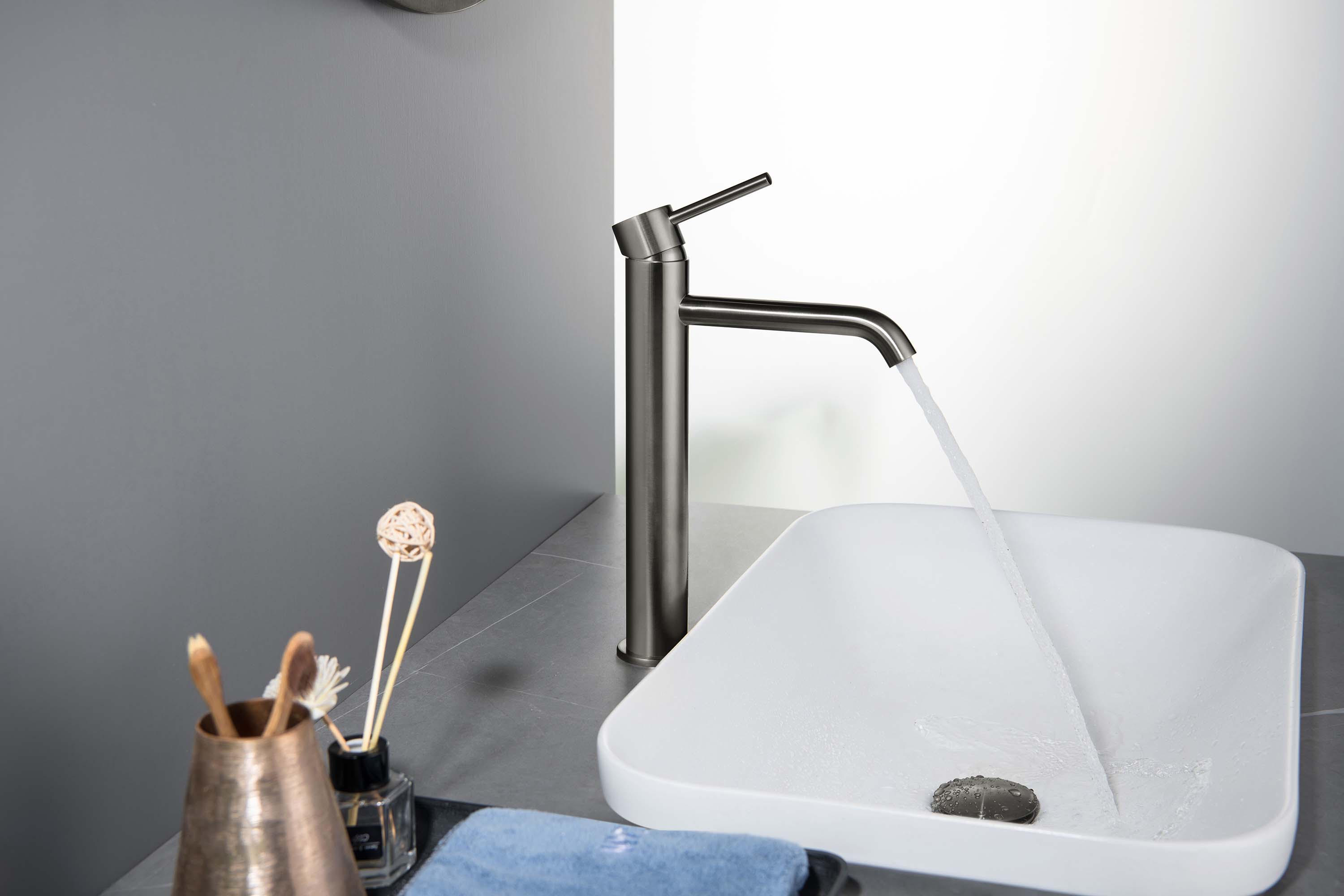 Смеситель для раковины высокий Aquanet Europa 215 мм без донного клапана оружейная сталь AQ1304BGM