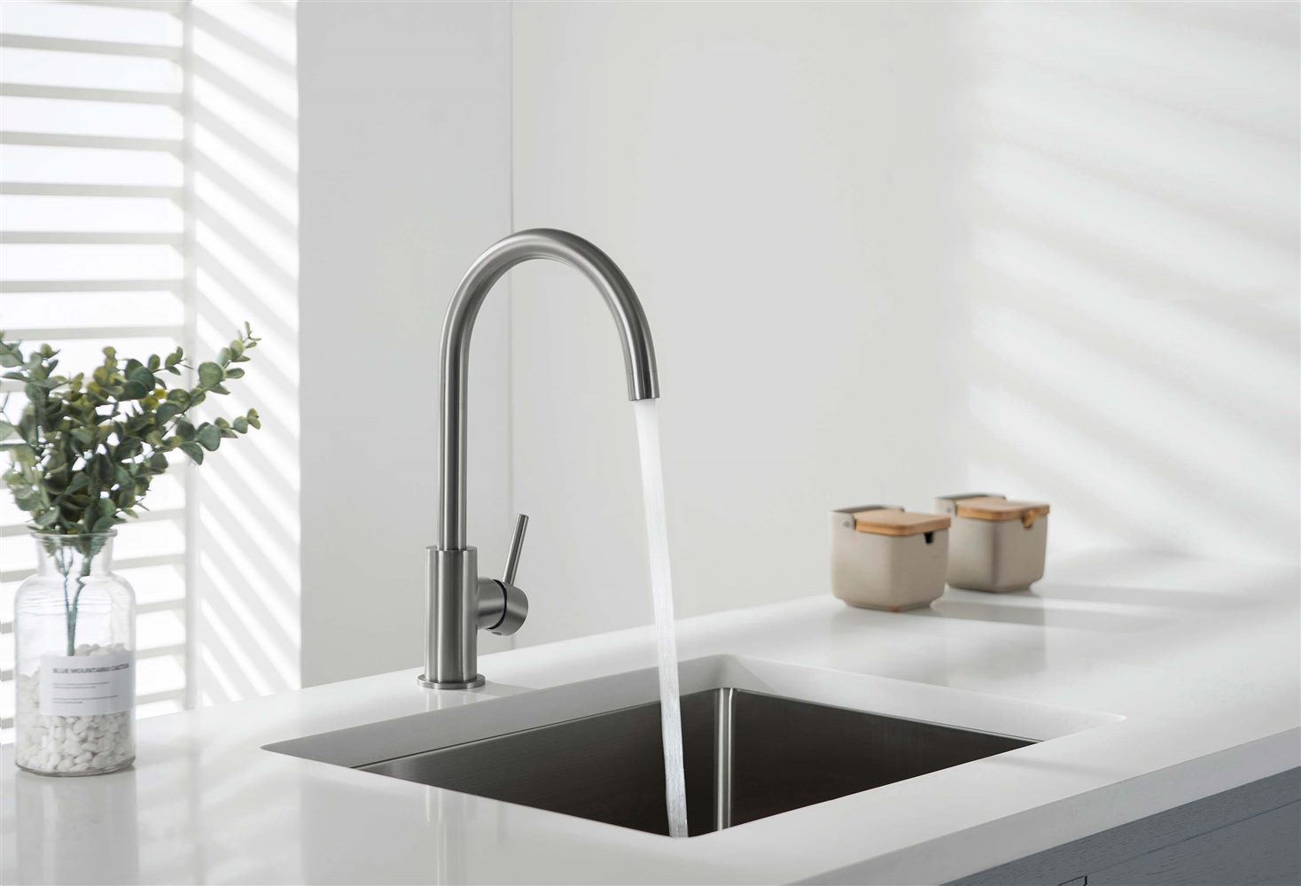 Смеситель для кухни Aquanet Европа оружейная сталь AQ1382BGM