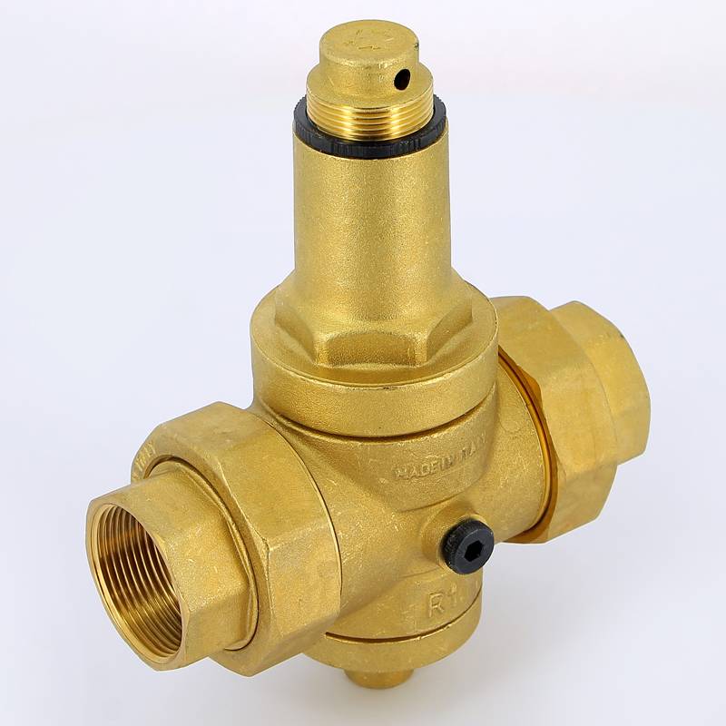 Редуктор давления Emmeti 1 1/2 ВВ с американками и отверстием под манометр 01060150