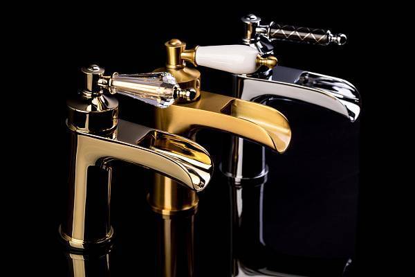 Смеситель для раковины Boheme Vogue глянцевый хром 221