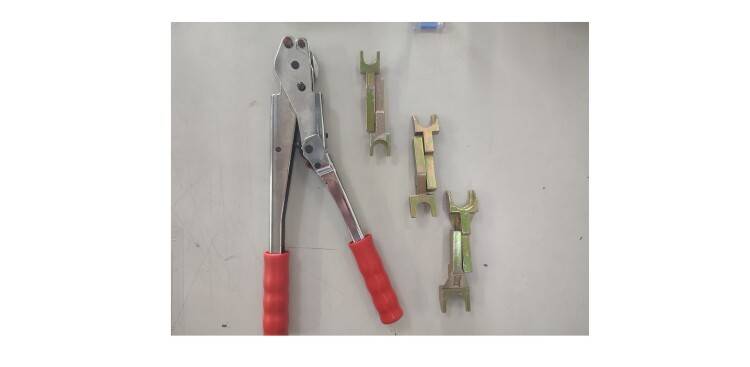 Комплект запрессовочных тисков EFA для аксиального инструмента 16/20/25 мм EFA020000