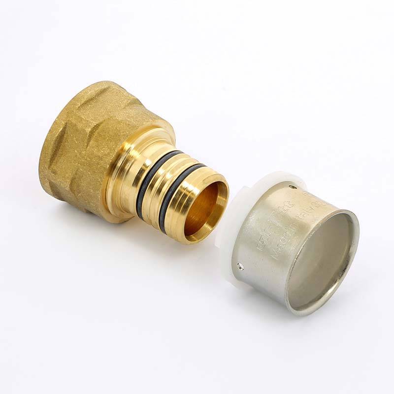 Муфта пресс с внутренней резьбой Uni-Fitt 32x1 701G9400