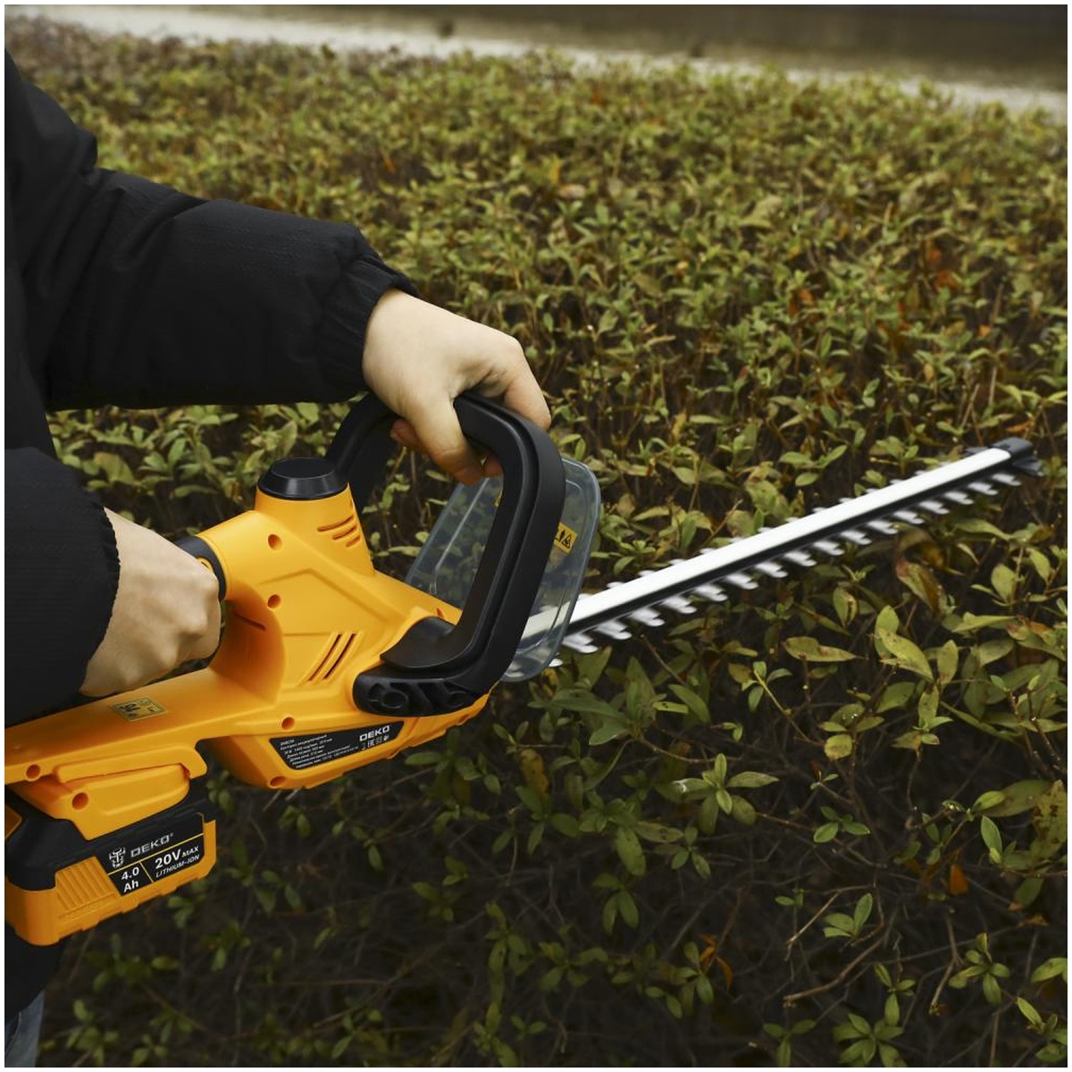 Кусторез аккумуляторный DEKO DKBC56 560 мм 1x4.0 Ач 063-4302