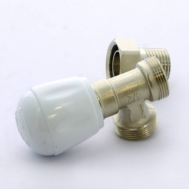 Вентиль радиаторный ручной угловой EMMETI 1/2хM24 01350304