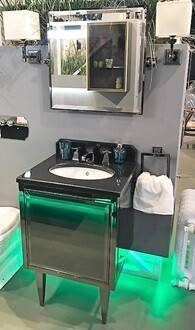 Комплект мебели Devon&Devon Her: тумба с раковиной, смесителем, зеркалом, бра, полотенцедержателем