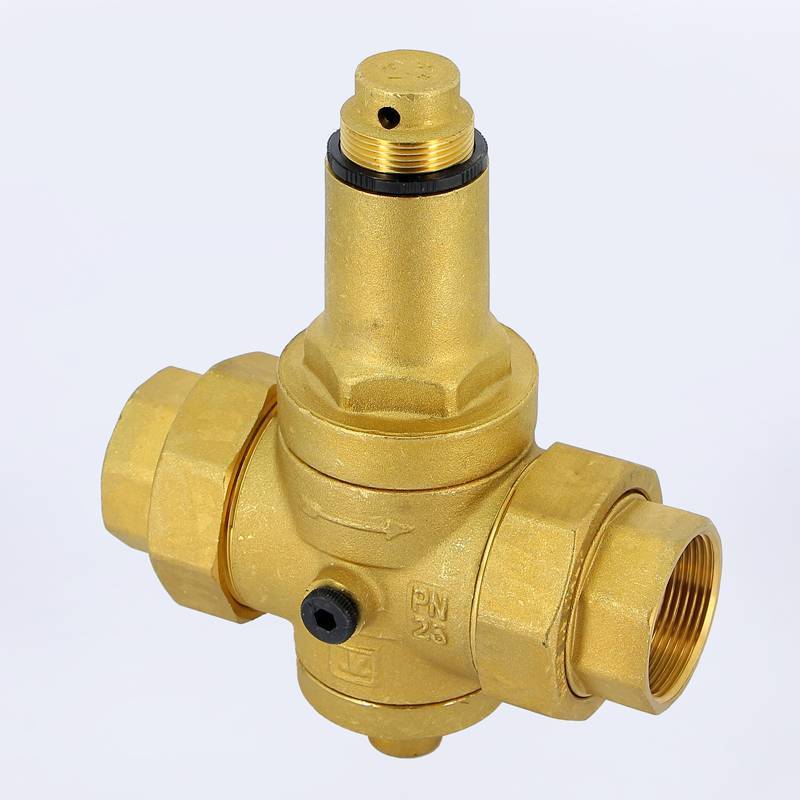 Редуктор давления Emmeti 1 1/2 ВВ с американками и отверстием под манометр 01060150