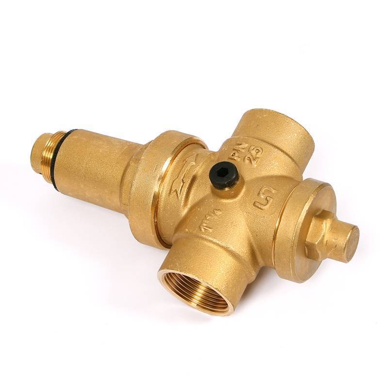 Редуктор давления UNI-FITT ВВ 1 1/4 латунный под аксиальный манометр 204G5140