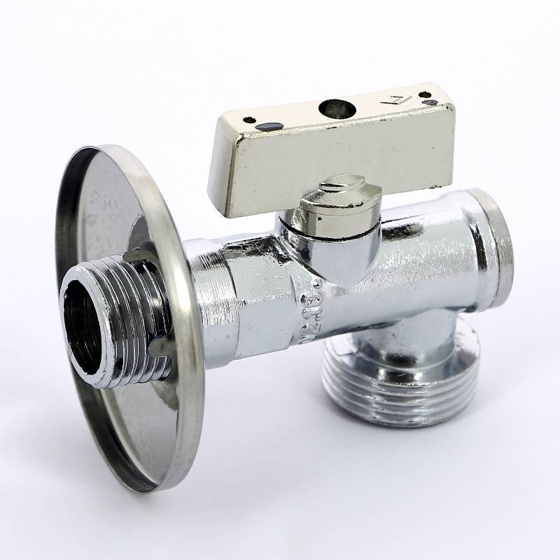 Кран шаровой Bugatti Miami 790 угловой 1/2 НР х 3/4 НР с фильтром и розеткой 07900001