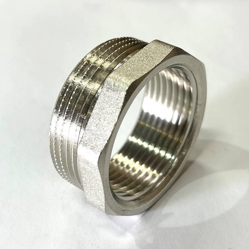 Футорка резьбовая LD 1 1/2 x 1 1/4 латунь никелированная LD.67.507.40х32