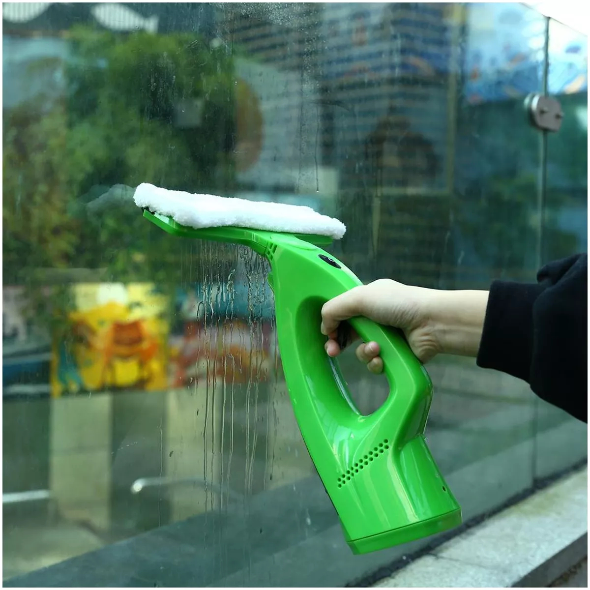 Стеклоочиститель аккумуляторный DEKO WVC3.7 зеленый