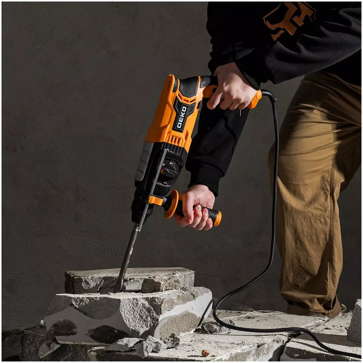 Перфоратор DEKO DKH1200W 1200 Вт SDS-plus в кейсе DKH1200W