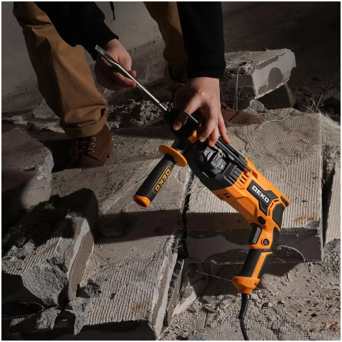 Перфоратор DEKO DKH1200W 1200 Вт SDS-plus в кейсе DKH1200W