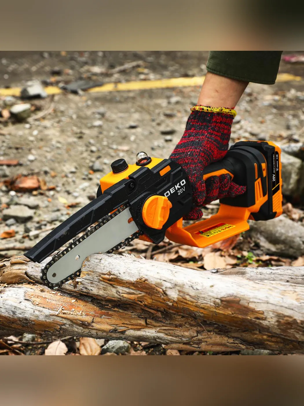 Пила цепная аккумуляторная DEKO DKCHS 20-6 PRO 4 и 6 20 В 2x2.2 Ач 083-2011