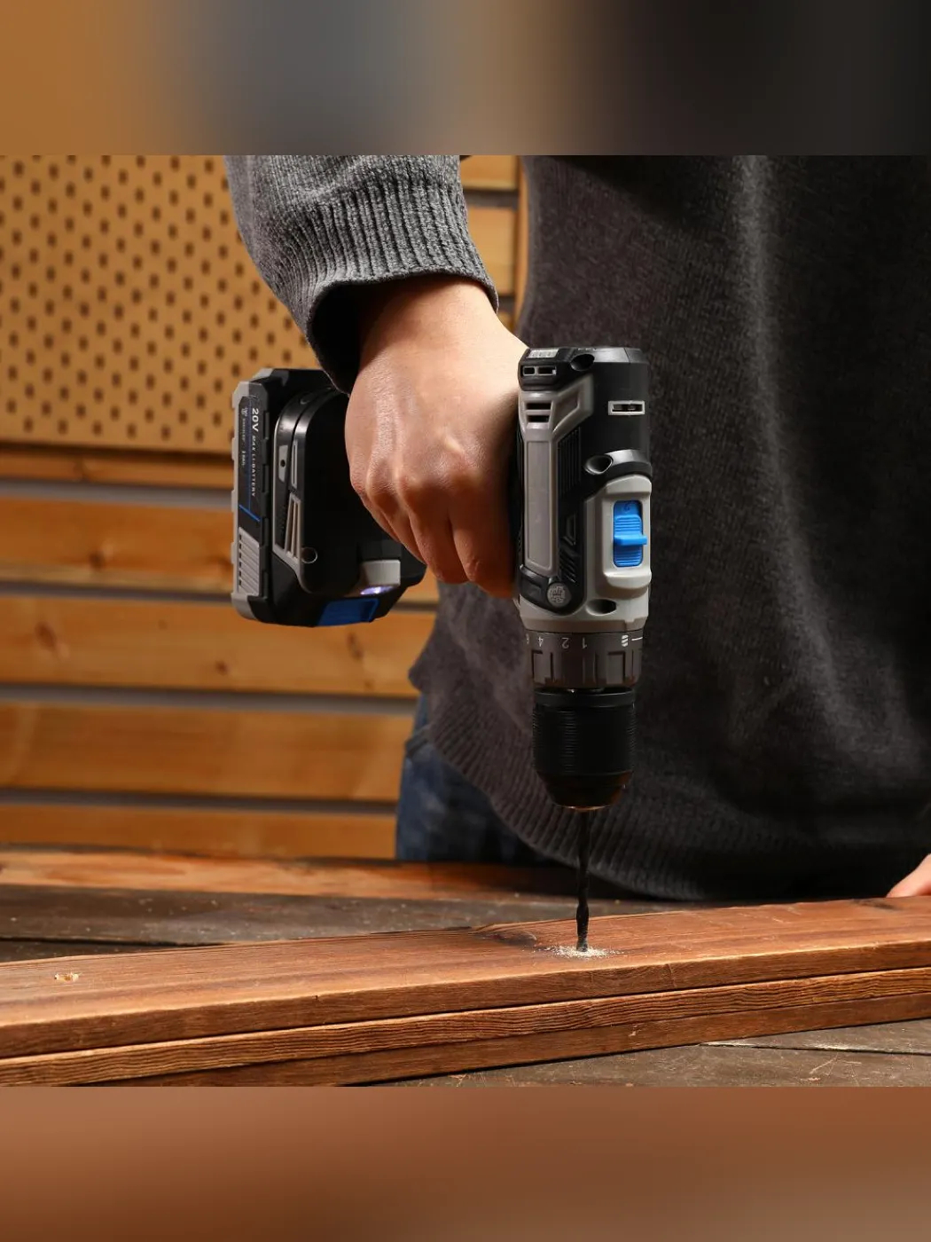 Дрель-шуруповерт аккумуляторная DEKO DKCD20-Li SET1 20 В 2x3.0 Ач 083-1117