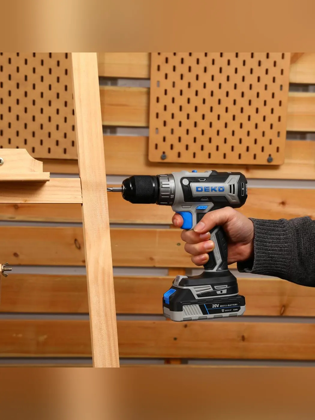 Дрель-шуруповерт аккумуляторная DEKO DKCD20-Li SET1 20 В 2x3.0 Ач 083-1117