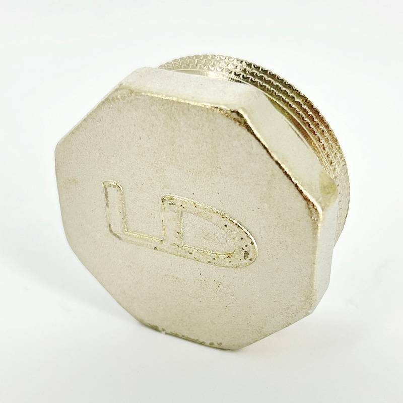 Заглушка LD Pride латунная никелированная 1 1/2 наружная резьба LD.67.505.40