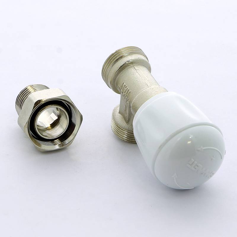 Вентиль радиаторный ручной угловой EMMETI 1/2хM24 01350304